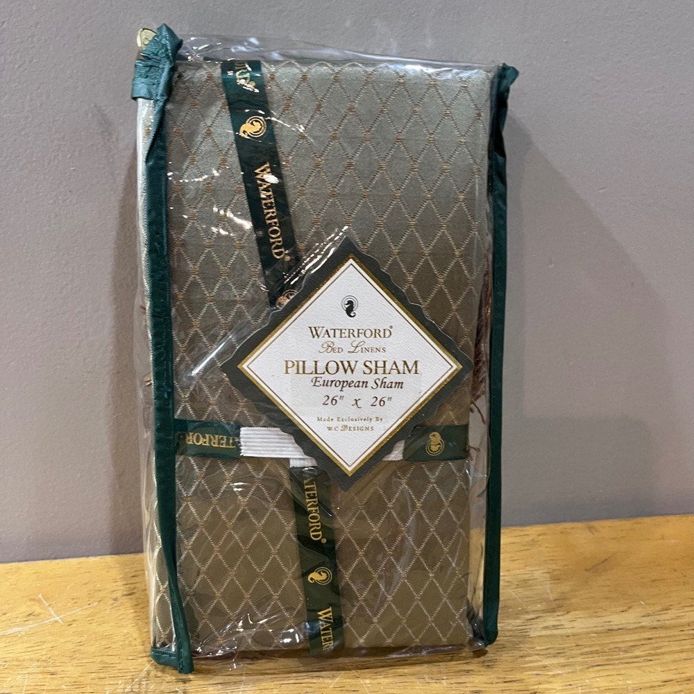 Waterford Merrill European Sham 26x26 Sage Green Gold Diamond Quilted‎ Vtg Style